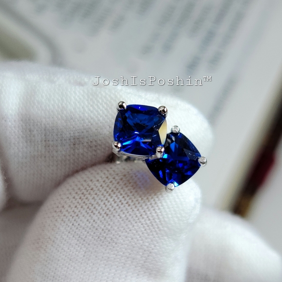 Cushion cut tanzanite earring studs in sterling silver - Picture 6 of 10